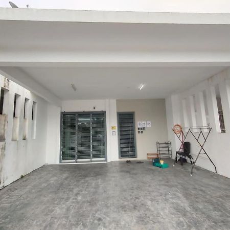 Karak Indah Homestay Kültér fotó
