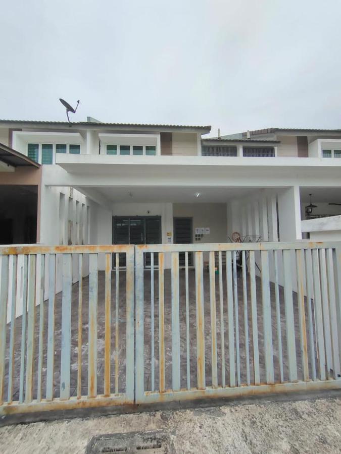 Karak Indah Homestay Kültér fotó